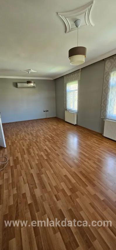 In İçmeler zu vermieten 2+1 Wohnung, Küche, eine perfekte Wohnung