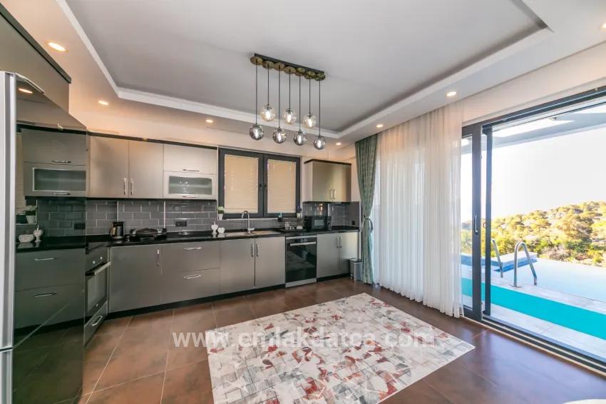 In Faralya eine Villa mit Meeresblick