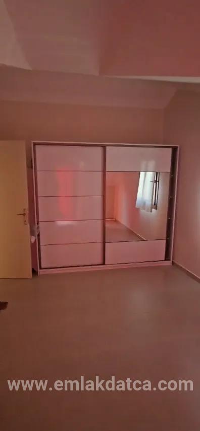 In Beldibi befindet sich In einem jungem Gebäude Im Zustand null eine luftige und große 3+1 Mietwohnung