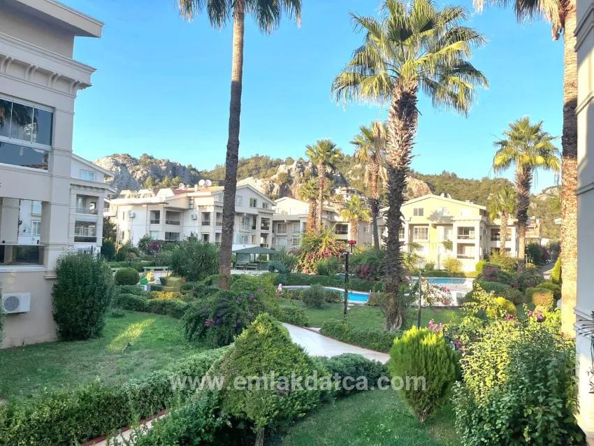 Marmaris' besten Wohngegendes mit dem prestigeträchtigsten Status zu verkaufen 3+1 Ober-doppelhaushälfte-wohnung