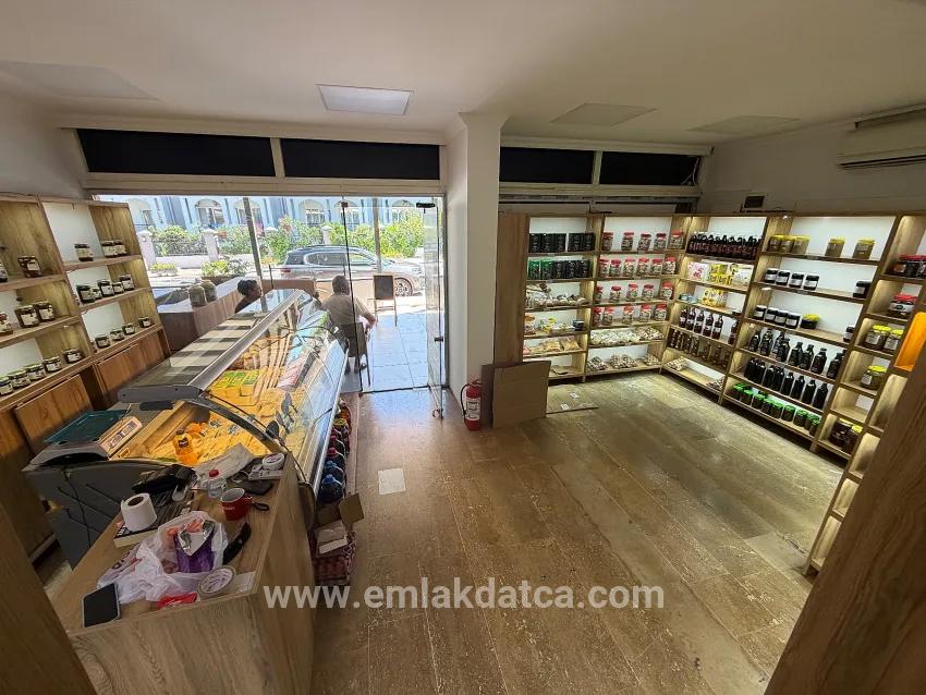 Armutalan Zentrum satılık 50 m2 Straße Über der Laden