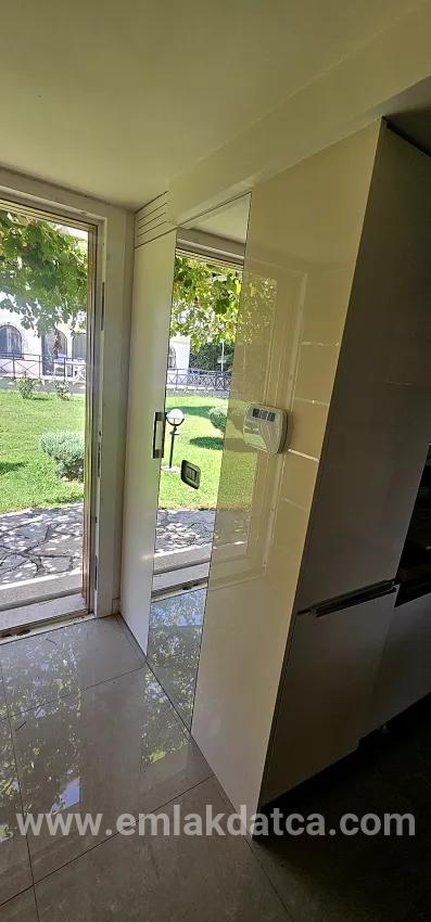 3+1-Zimmer Einfamilienhaus Zu verkaufen in İçmeler Bz. Marmaris - 200 m²