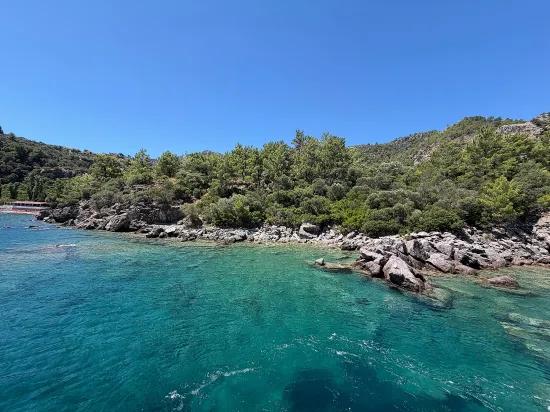 Marmaris Im Turunç-viertel direkt am Meer 4700 m2 kontrollierter Nutzungsbereich
