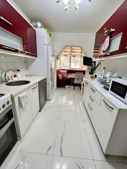 Hügel Viertel mit Parkplatz 3+1 zum Verkauf stehende Wohnung