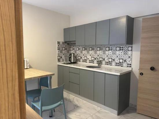 Zu vermieten 1+1 Wohnung – mit hohem Eingang – Siteler Viertel