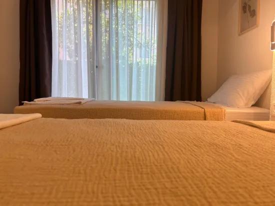 Marmaris Çıldır, 30 m zum Meer, neu, luxuriös, mit Garten, möbliert, zu vermieten, 2+1