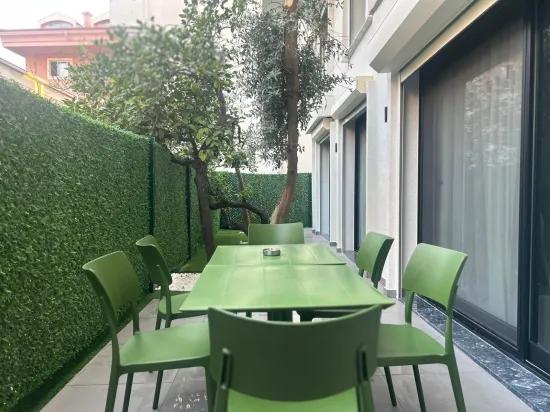 Marmaris Çıldır, 30 m zum Meer, neu, luxuriös, mit Garten, möbliert, zu vermieten, 2+1