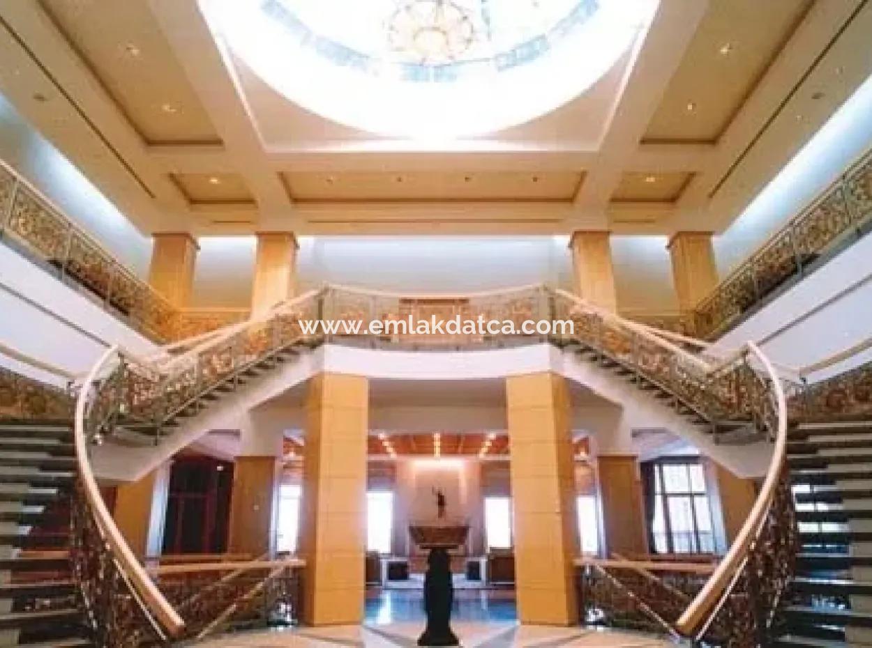 Marmaris,Urlaub, Dorf, Gebaut Auf Einem Grundstück Von 100000M2 Te Hubschrauberlandeplatz Zur Verfügung