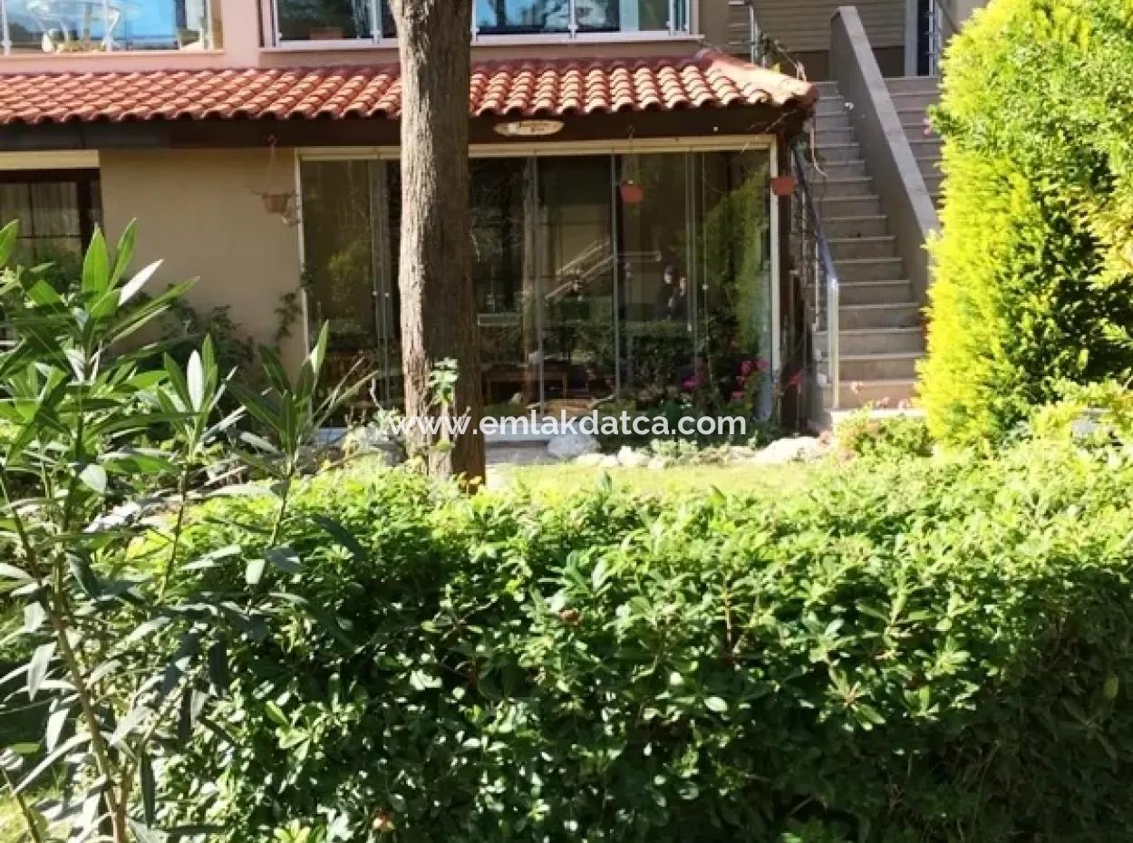 Super-Luxus-Duplex-Wohnung Mit Pool In Icmeler, Innerhalb Der Website