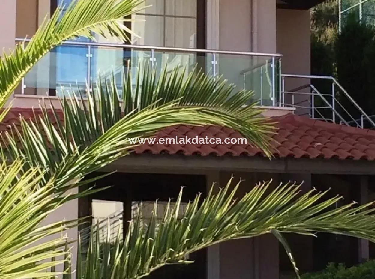 Super-Luxus-Duplex-Wohnung Mit Pool In Icmeler, Innerhalb Der Website