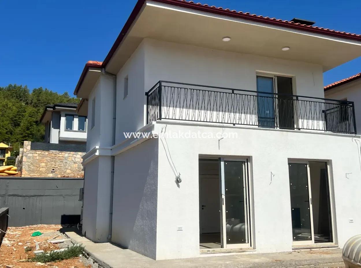 3 Zimmer 3 Bäder 160M2 Villa Mit Waldblick Zum Verkauf In Marmaris Çetibeli Mahallesi 400M2 Grundstück Mit Freistehendem Pool