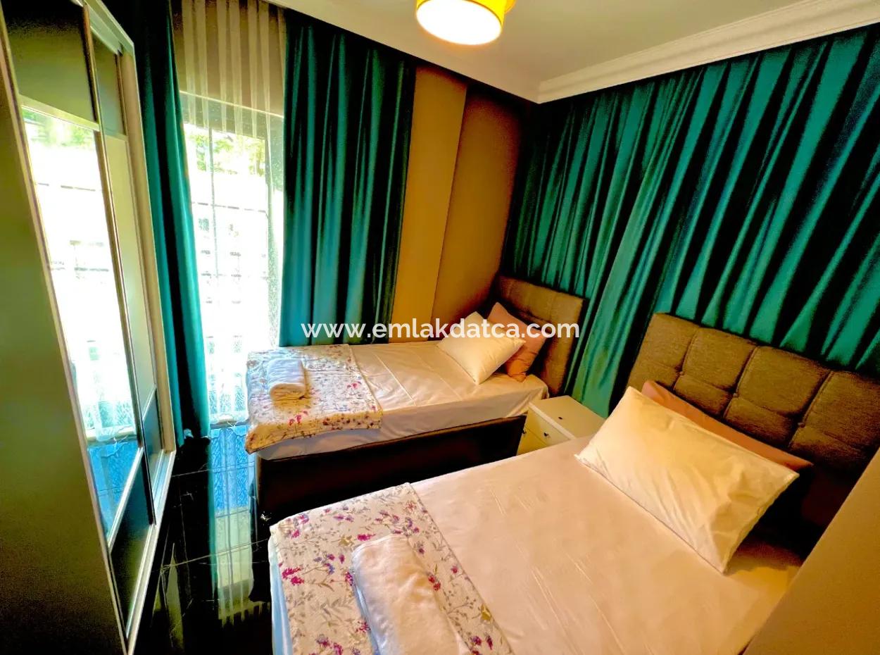 Villa Zu Verkaufen In Marmaris Çetibeli Mit 3 Swimmingpools Und Kinderbecken Und Hausmeisterhaus Auf 780M2 Grundstück