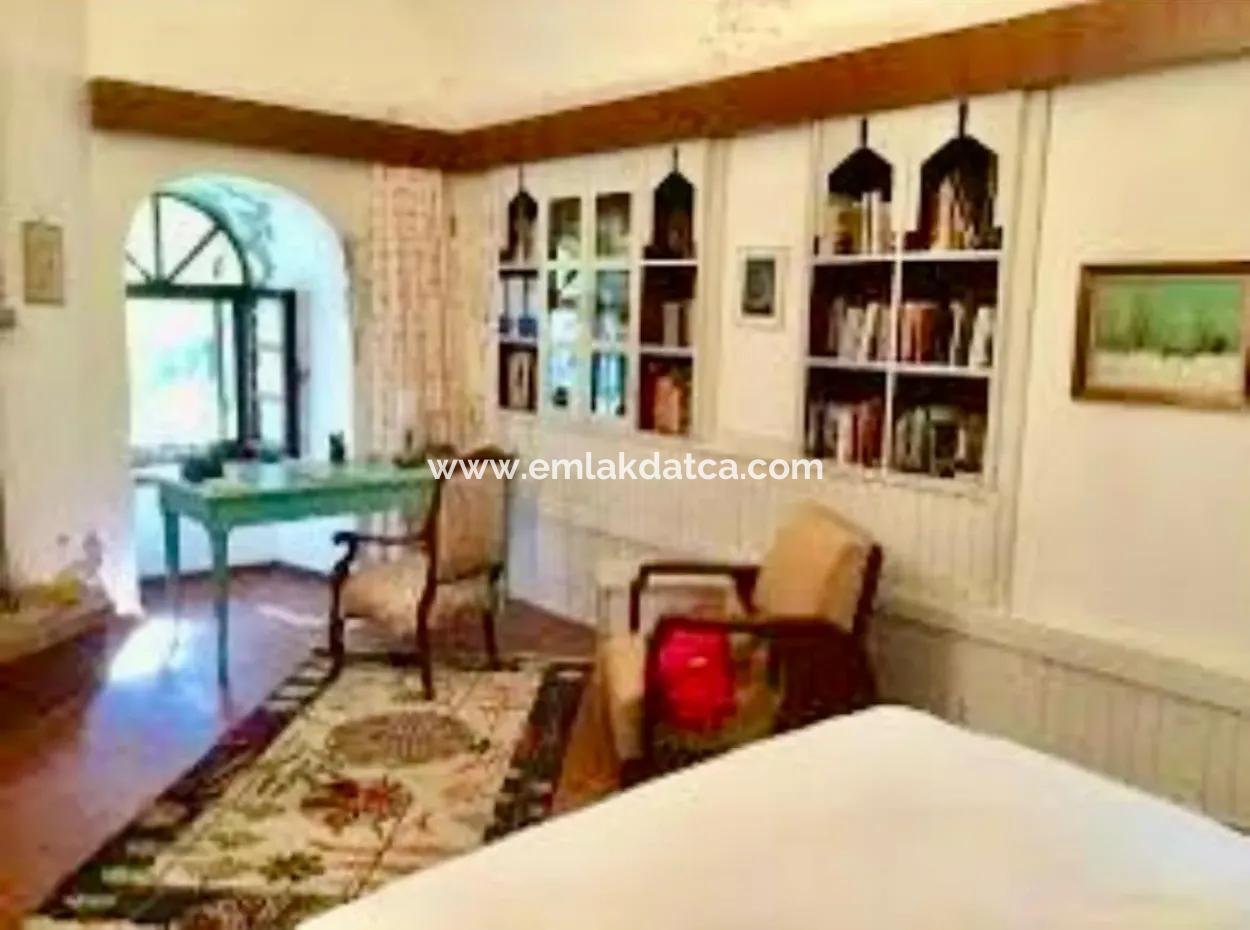 81000M2 Insel Zum Verkauf In Marmaris Region 31000M2 Eigentumsurkunde Offizieller Strom Wasser Verfügbar Herrenhaus Mit Legalem Haus Darin