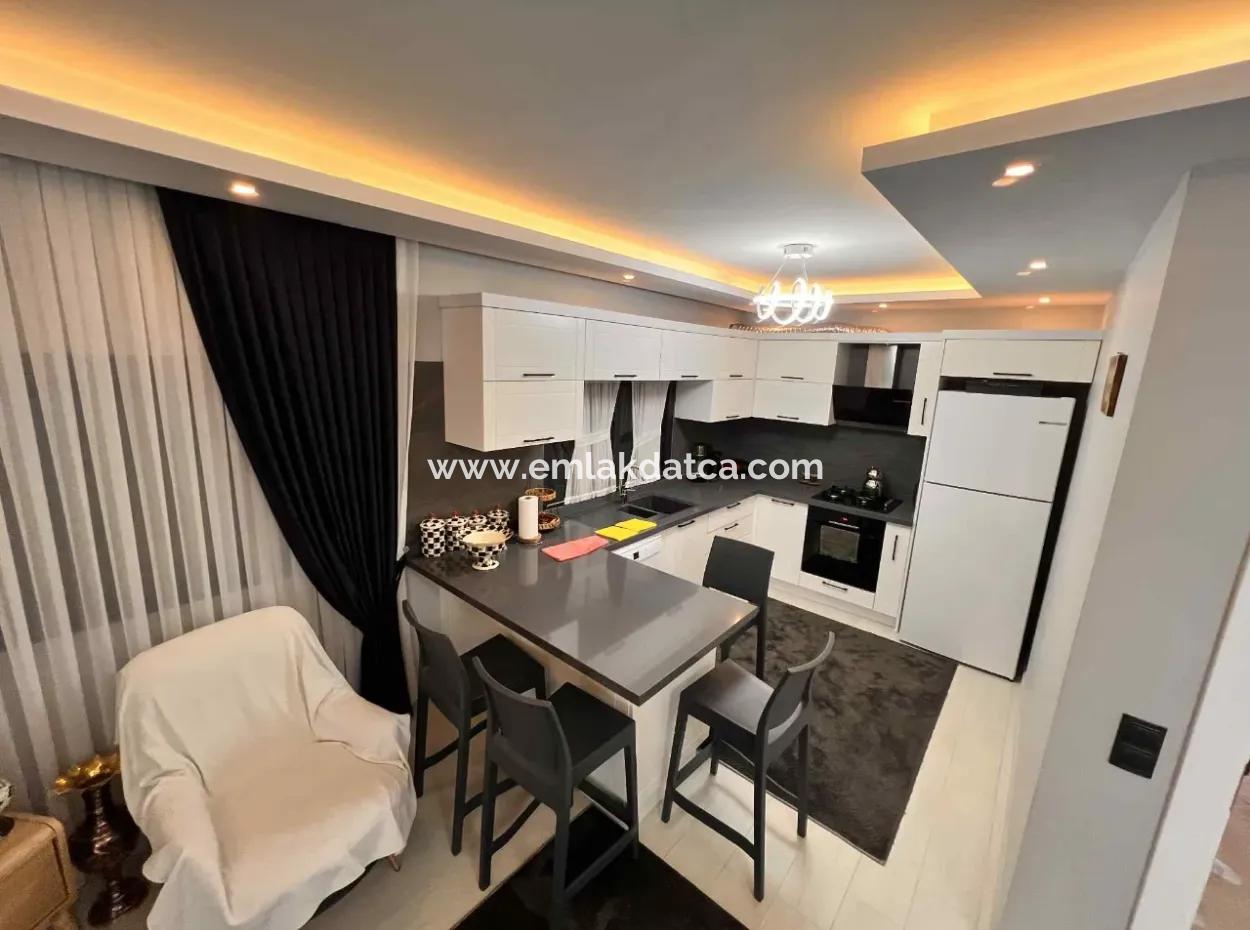 Tolles Portfolio! Die Einzigartige Natur Von Marmaris Und Seine Lage In Der Nähe Des Zentrums. 5 Einheiten Von 2 1 Voll Möblierten Wohnungen, Die Für Die Vermietung Von Unternehmen Im Gebäude Geeignet Sind