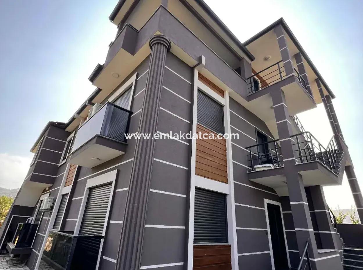 Tolles Portfolio! Die Einzigartige Natur Von Marmaris Und Seine Lage In Der Nähe Des Zentrums. 5 Einheiten Von 2 1 Voll Möblierten Wohnungen, Die Für Die Vermietung Von Unternehmen Im Gebäude Geeignet Sind