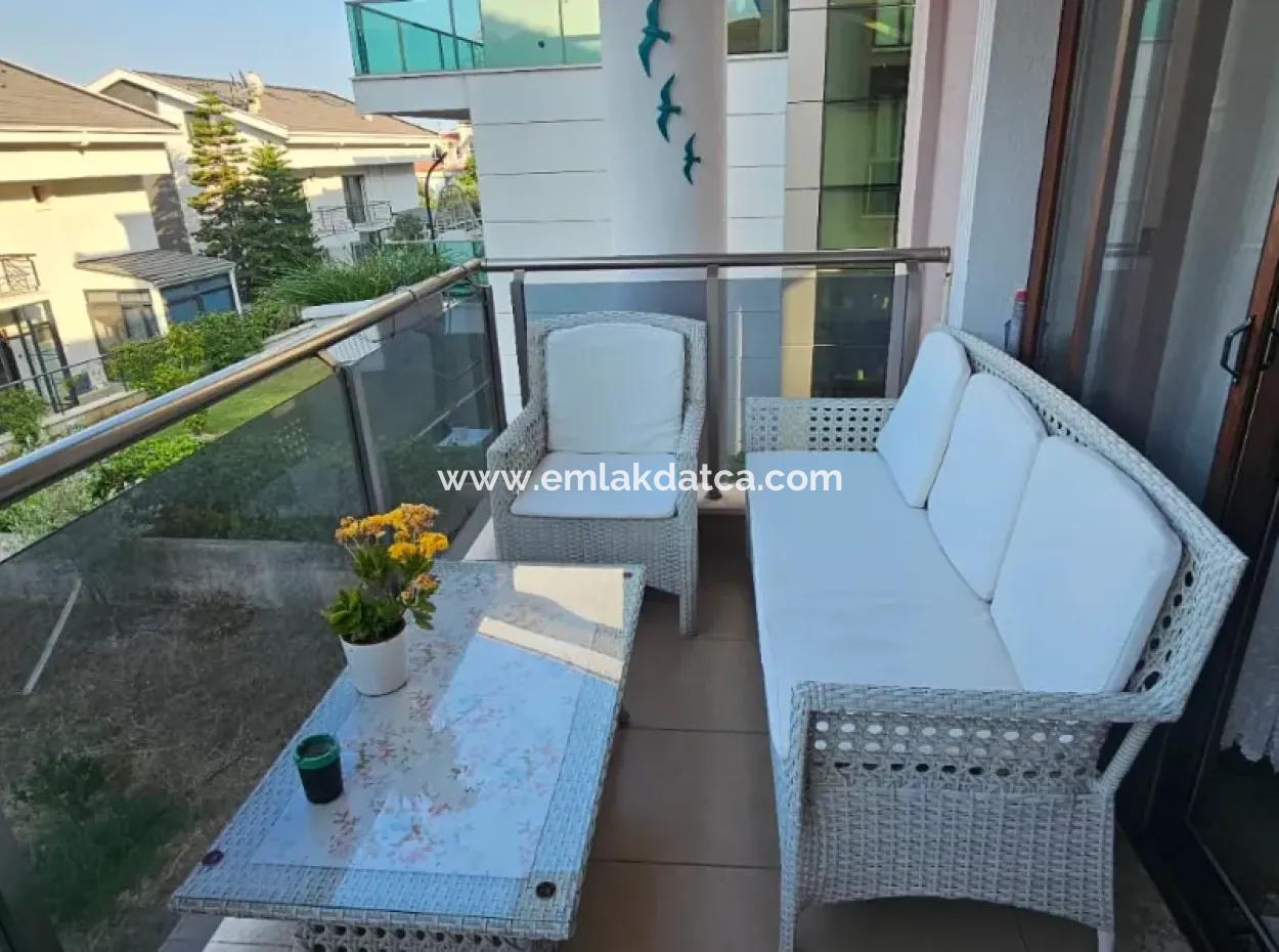 Camiavlu Neighborhood 3 1 Garten-Doppelhaus Mit Pool Zum Verkauf