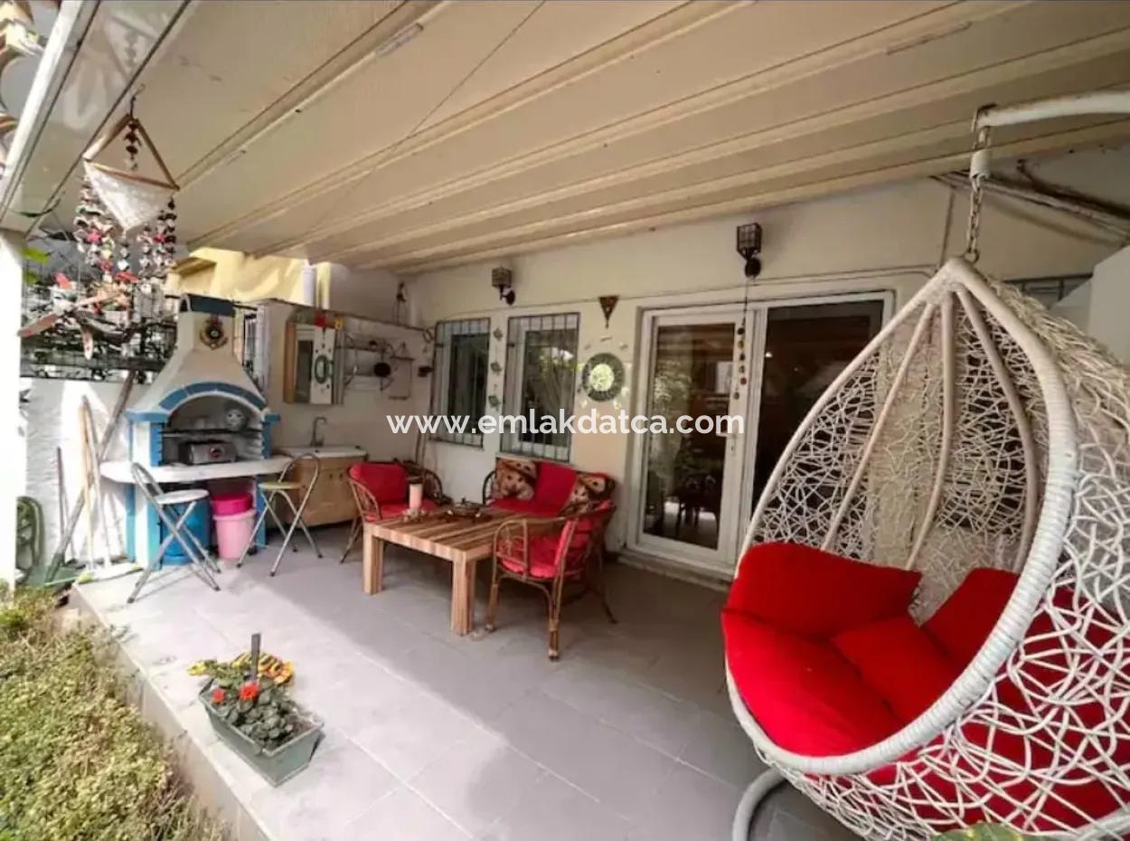 Çıldır Mahallesi 2 1 Garden Duplex Wohnung Zum Verkauf