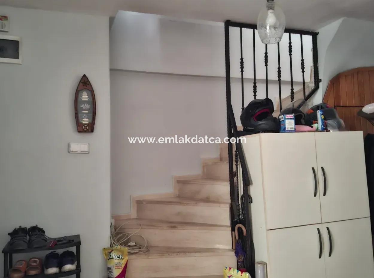 Armutalan Neighborhood 3÷1 Freistehendes Dreifachhaus Zum Verkauf
