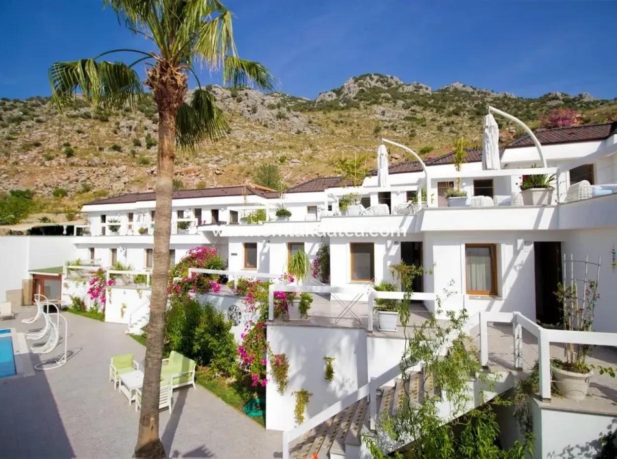 Zum Verkauf Am Meer In Einer Entfernung Von 40 Km Von Marmaris Hotel Handtücher