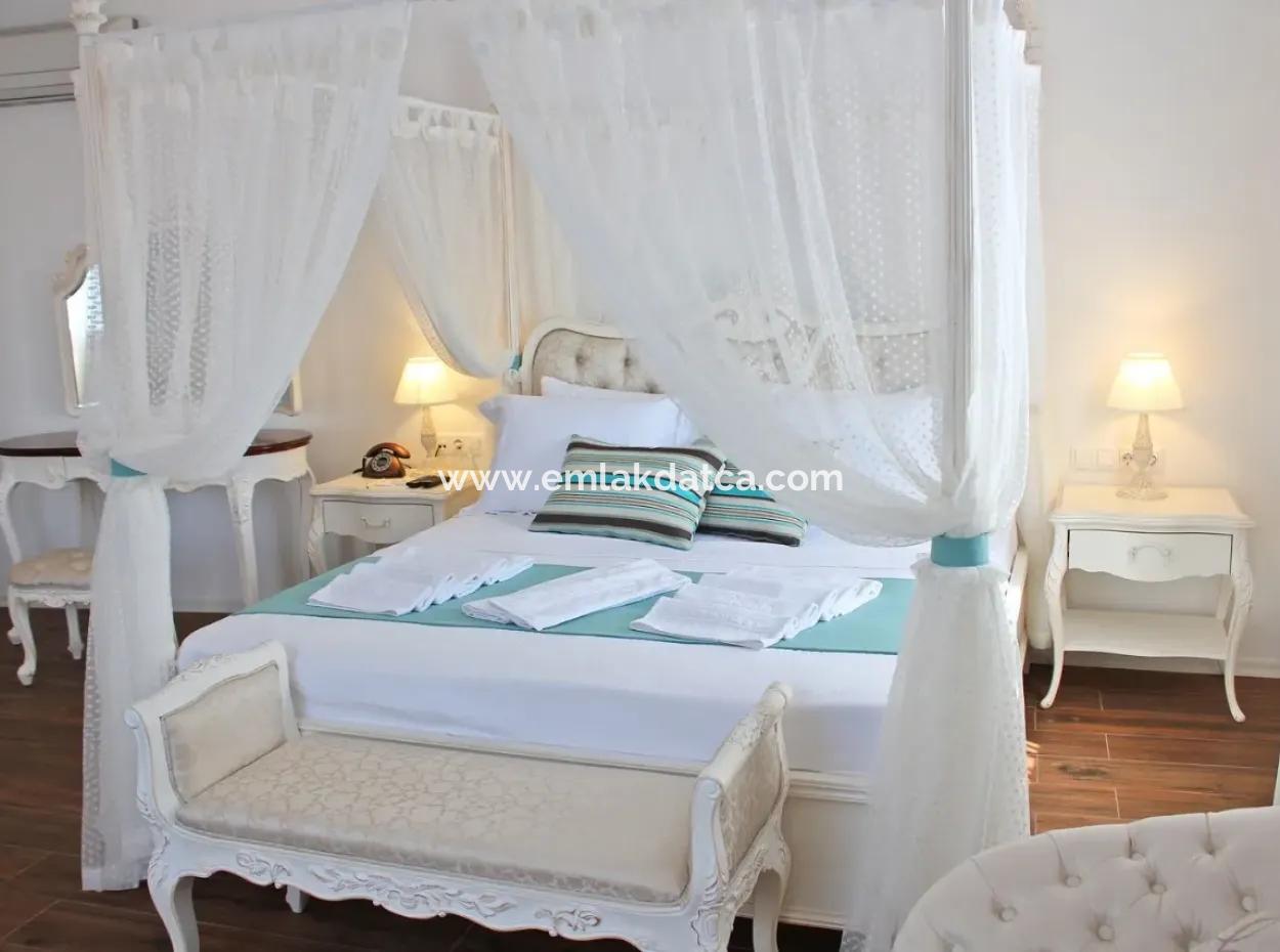 Zum Verkauf Am Meer In Einer Entfernung Von 40 Km Von Marmaris Hotel Handtücher