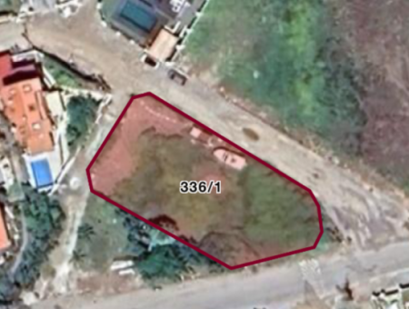 Ein Zu Verkaufendes Grundstück Von 1100 M², Das Im Zentrum Von Marmaris Ausgewiesen Ist