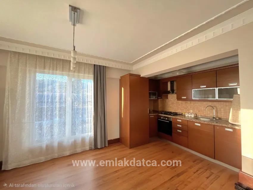 In Camiavlu Mahallesi, A 3+1 Rental Flat In A Complex With A Swimming Pool