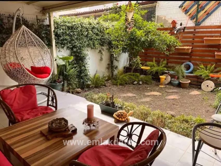 Close To The Coastline Garden 2+1 Floor Ownership For Sale Apartment – Çildır Neighbourhood