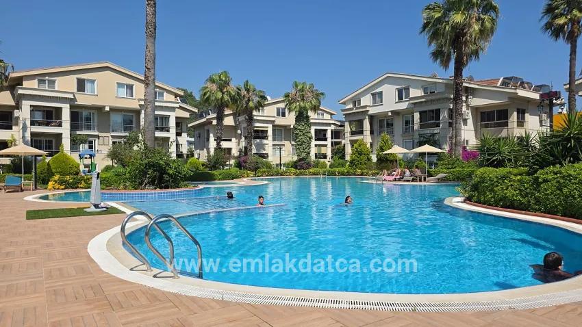 Camiavlu Neighbourhood Poolside Complex 3+1 For Sale Apartment