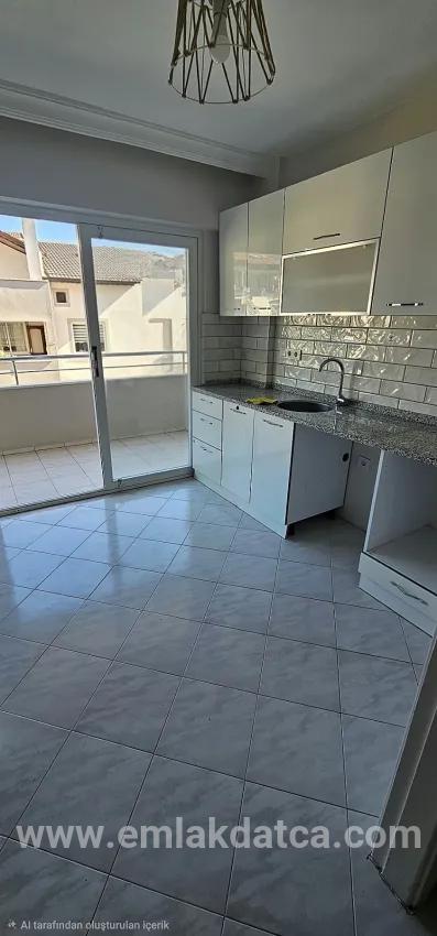 2+1 Bedroom Apartment For rent in Çıldır Nbh. Marmaris - 130 m²