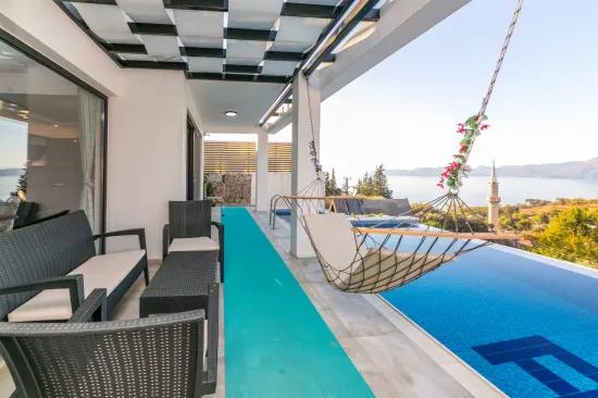 In Faralya, a magnificent villa with a sea view