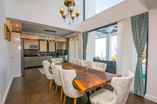 In Faralya, a magnificent villa with a sea view
