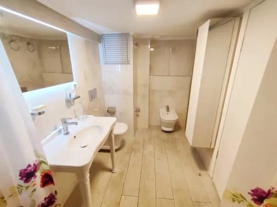 In Çildır neighbourhood, a 2+1 storey garden-owned flat for sale