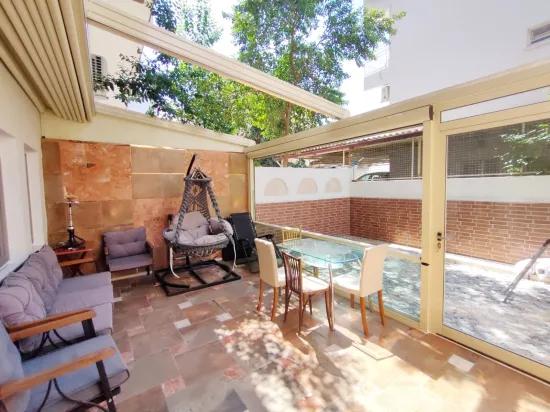 In Çildır neighbourhood, a 2+1 storey garden-owned flat for sale