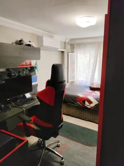 In Çildır neighbourhood, a 2+1 storey garden-owned flat for sale