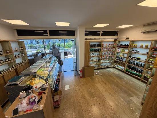 Armutalan centre for sale 50 m2 street above shop