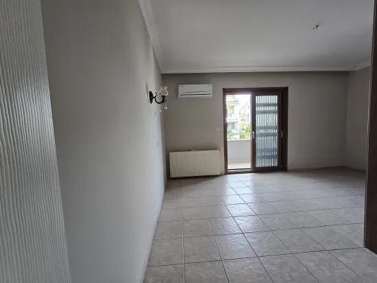 Çıldır Neighbourhood In Genç Building 3+1 Rental Apartment