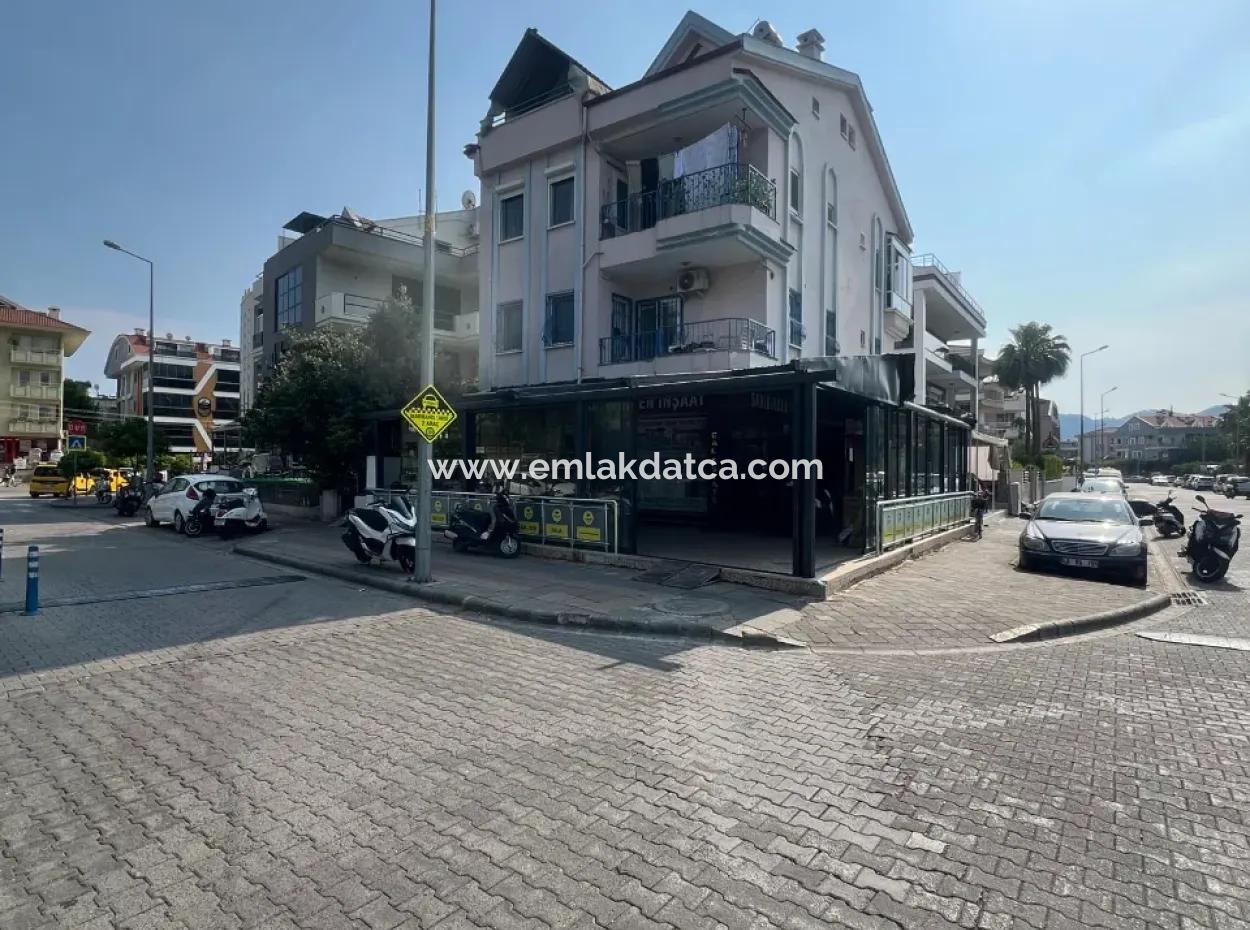 In The Center Of Marmaris, 128M2 Ground Floor And 30M2 Ground Floor, 2 Title Deed Corners With A Lower Floor, Emergency Sale Store Suitable For Every Job