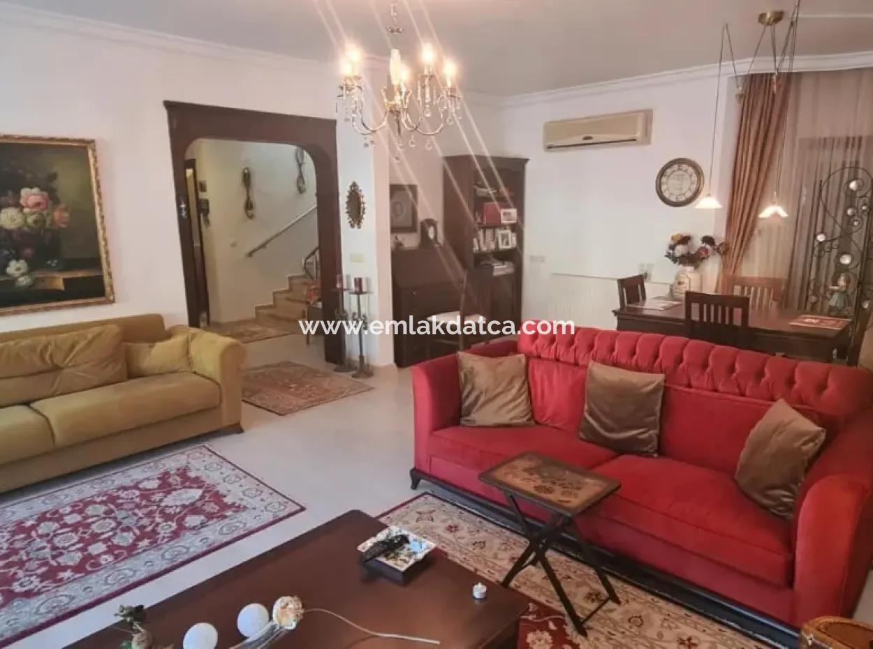 Villa For Sale In Armutalan, Marmaris With A Fully Detached Garden And Pool