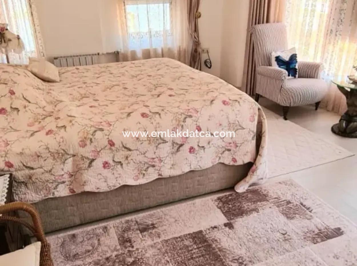 Villa For Sale In Armutalan, Marmaris With A Fully Detached Garden And Pool