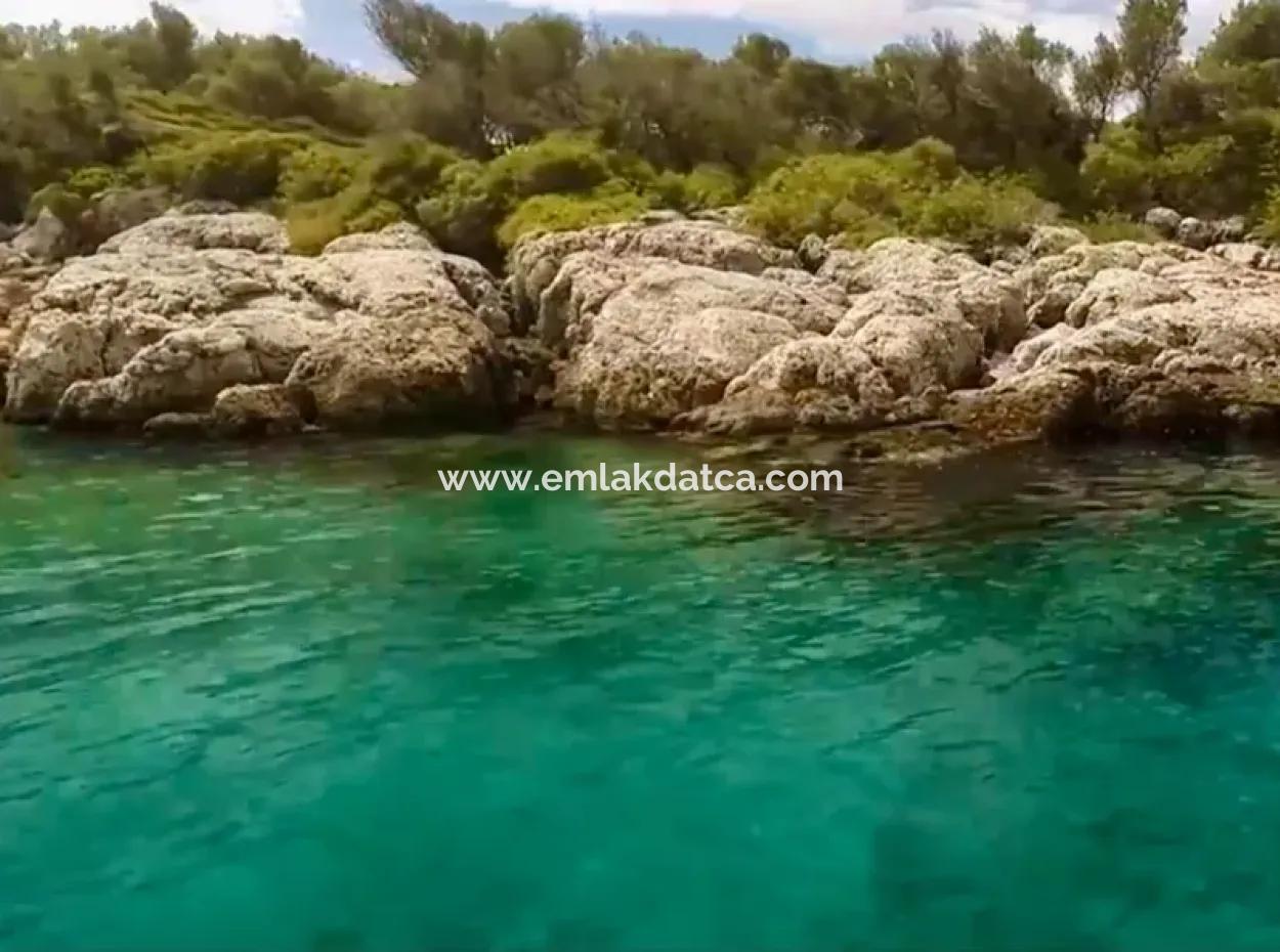 The Island For Sale In The Gulf Of Gökova In Marmaris District Has A Land Area Of 365000M2 And There Is A Registered House In It.