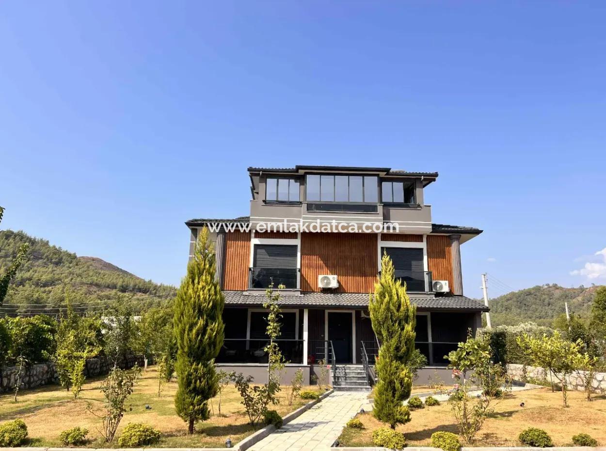 Investment Opportunity In The Hidden Paradise Of Marmaris: Luxury 5 Units Of 2 1 110M2 Apartments In 838M2 Plot Are Only 15 Km Away From Marmaris,