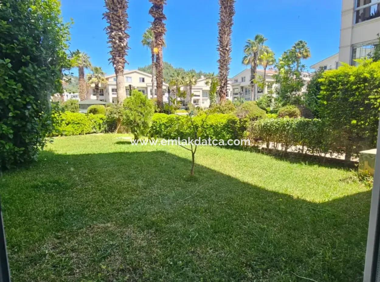 Camiavlu Neighborhood 3 1 Reverse Duplex For Sale In A Secure Site With Pool