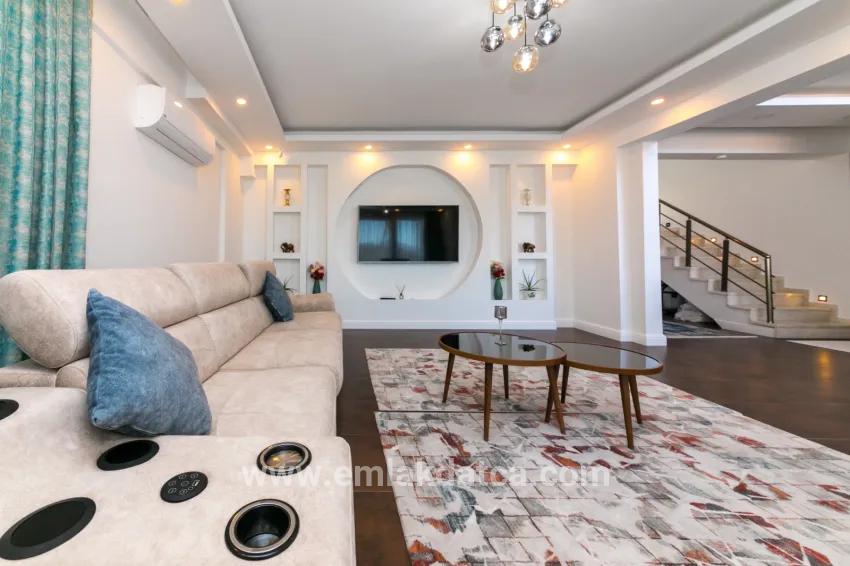 Для продажи Семейный дом 4+1 в Faralya Fethiye - 500 m²