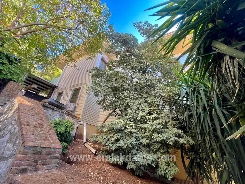 Для продажи Семейный дом 4+2 в Armutalan Marmaris - 970 m²