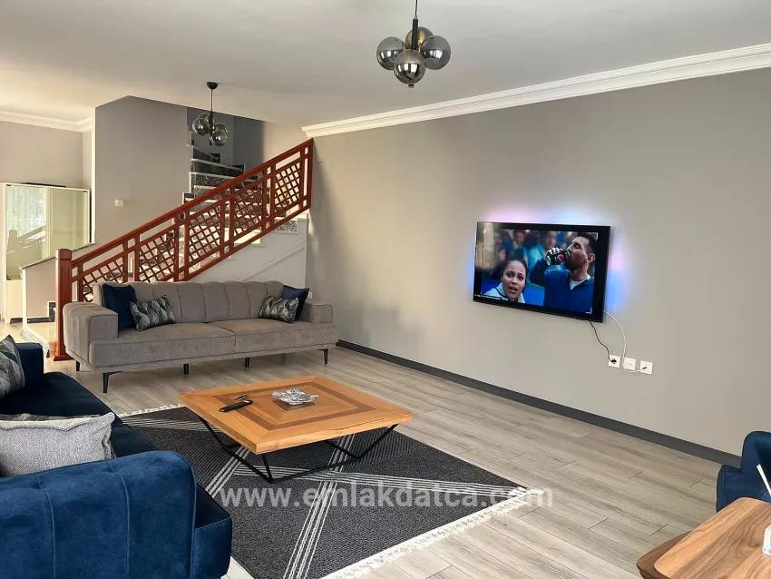 В аренду Семейный дом 3+1 в Kemeraltı Marmaris - 200 m²