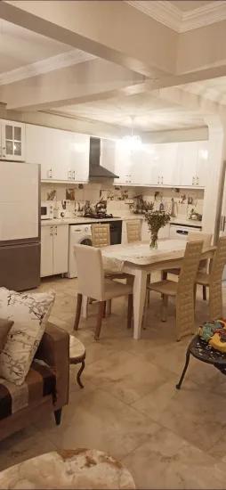 В районе Чилдыр квартал с садом 2+1 этаж в собственности на продажу квартира