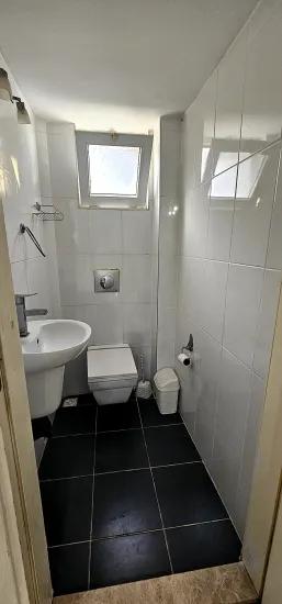 в Marmaris Hatipirimi сдаётся 3+1 отдельный с отдельным входом меблированный дуплекс квартира