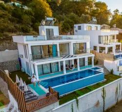 Для продажи Семейный дом 4+1 в Faralya Fethiye - 500 m²
