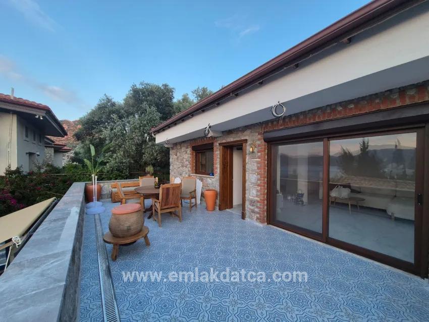 Selimiye 'de 2+1 Deniz Manzaralı Müstakil Satılık Taş Ev