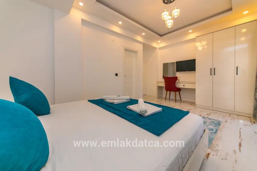 Faralya'da deniz manzaralı muhteşem bir villa